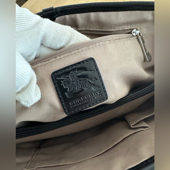 Burberry Tote Bag - Picture 4 of 17